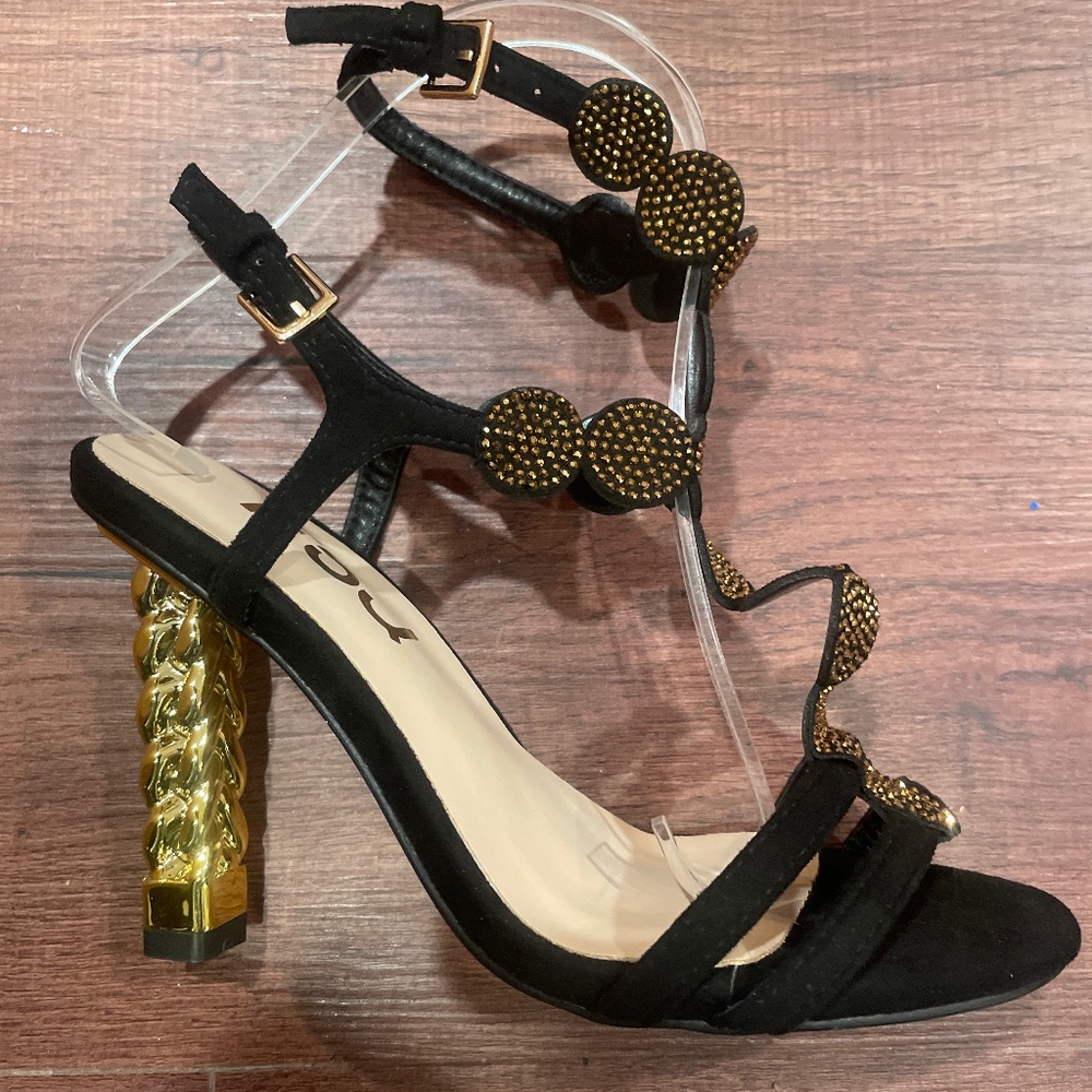 1 WEEK FINAL NEW LAST CHANCE FSJ Black and Gold High Heel Sandals